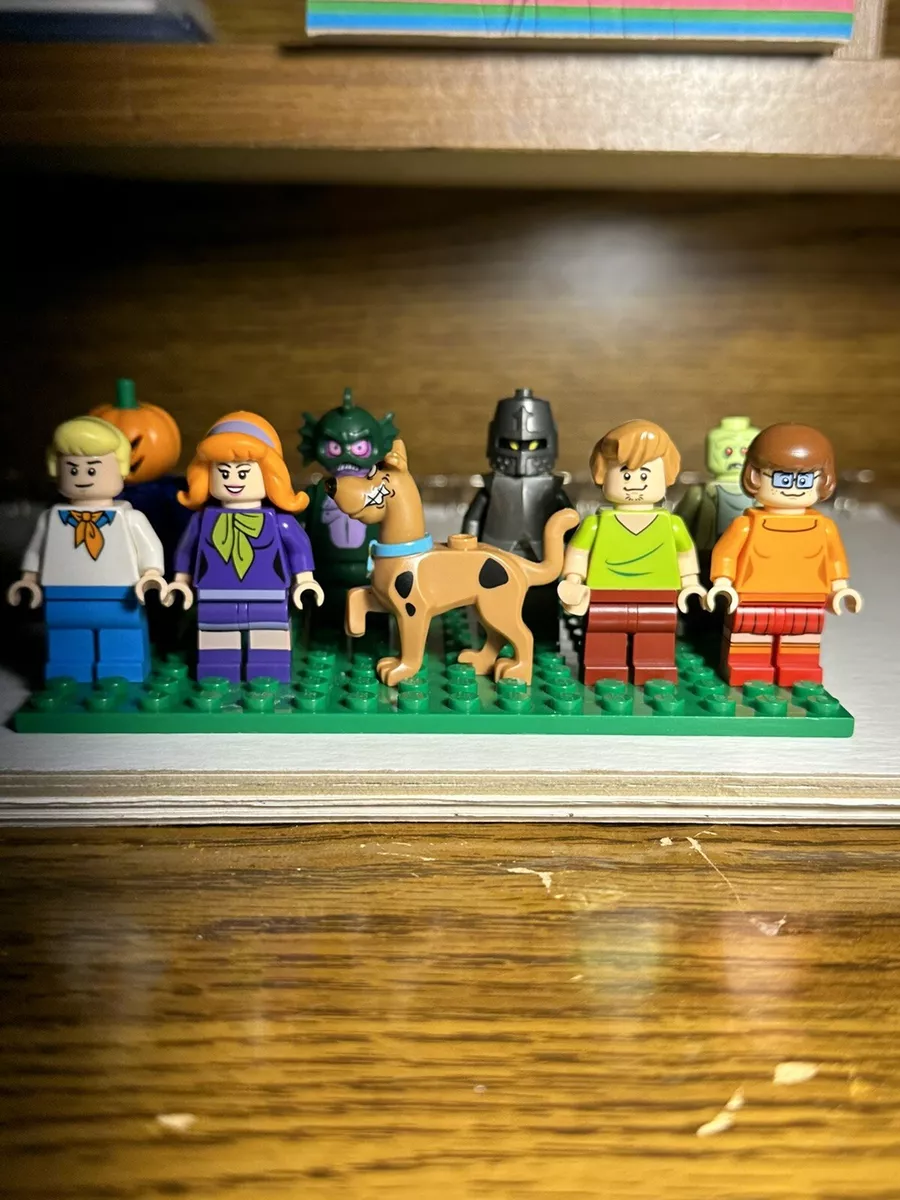 LEGO Scooby Doo Minifigure lot Scooby Shaggy Fred Velma