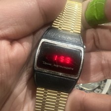 Orologio Vintage 1970 Texas Instruments Uomo Quarzo Digitale LED Rosso Cinturino Oro 32mm 8"