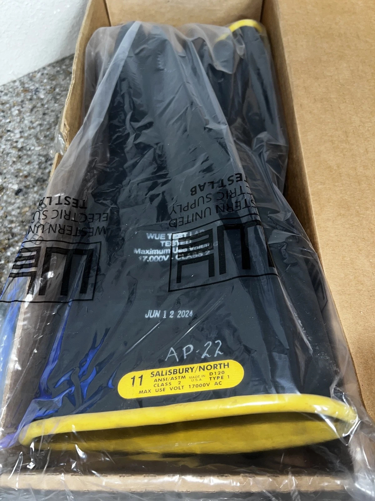 Salisbury Electrical Insulating Gloves, Class 2, Size 11, D120 Type 1