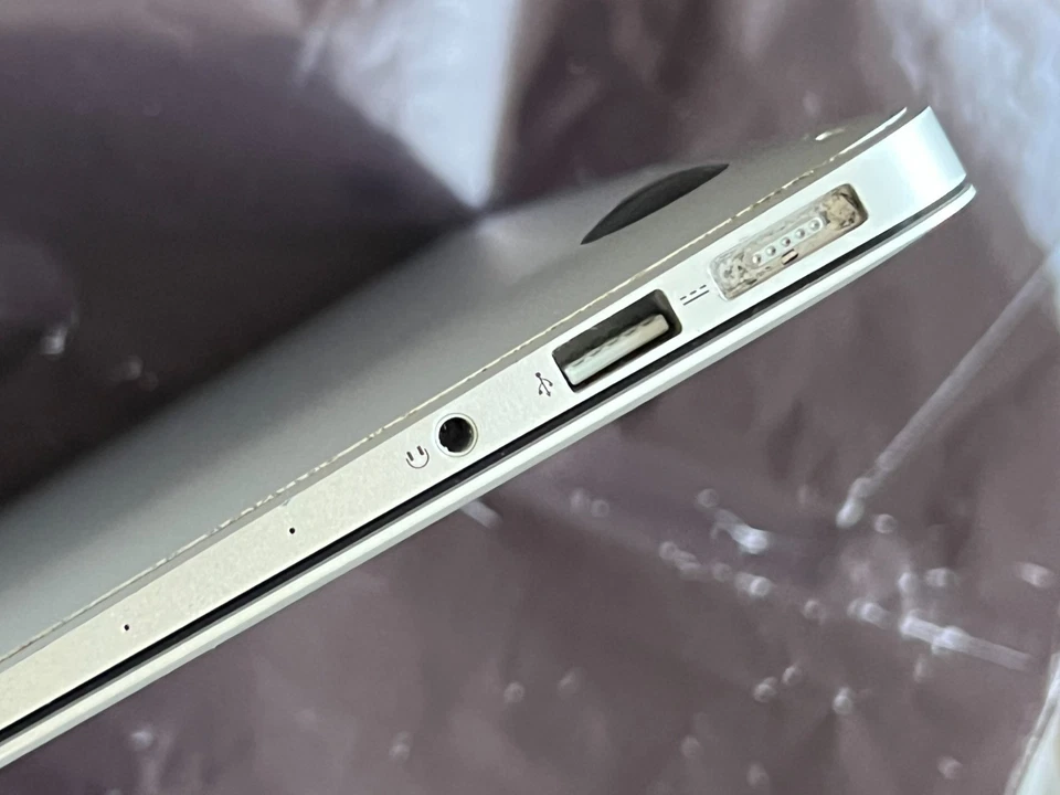 Apple MacBook Pro 15" 2015 · i7 · 16GB · 256GB, photo 2 of 5