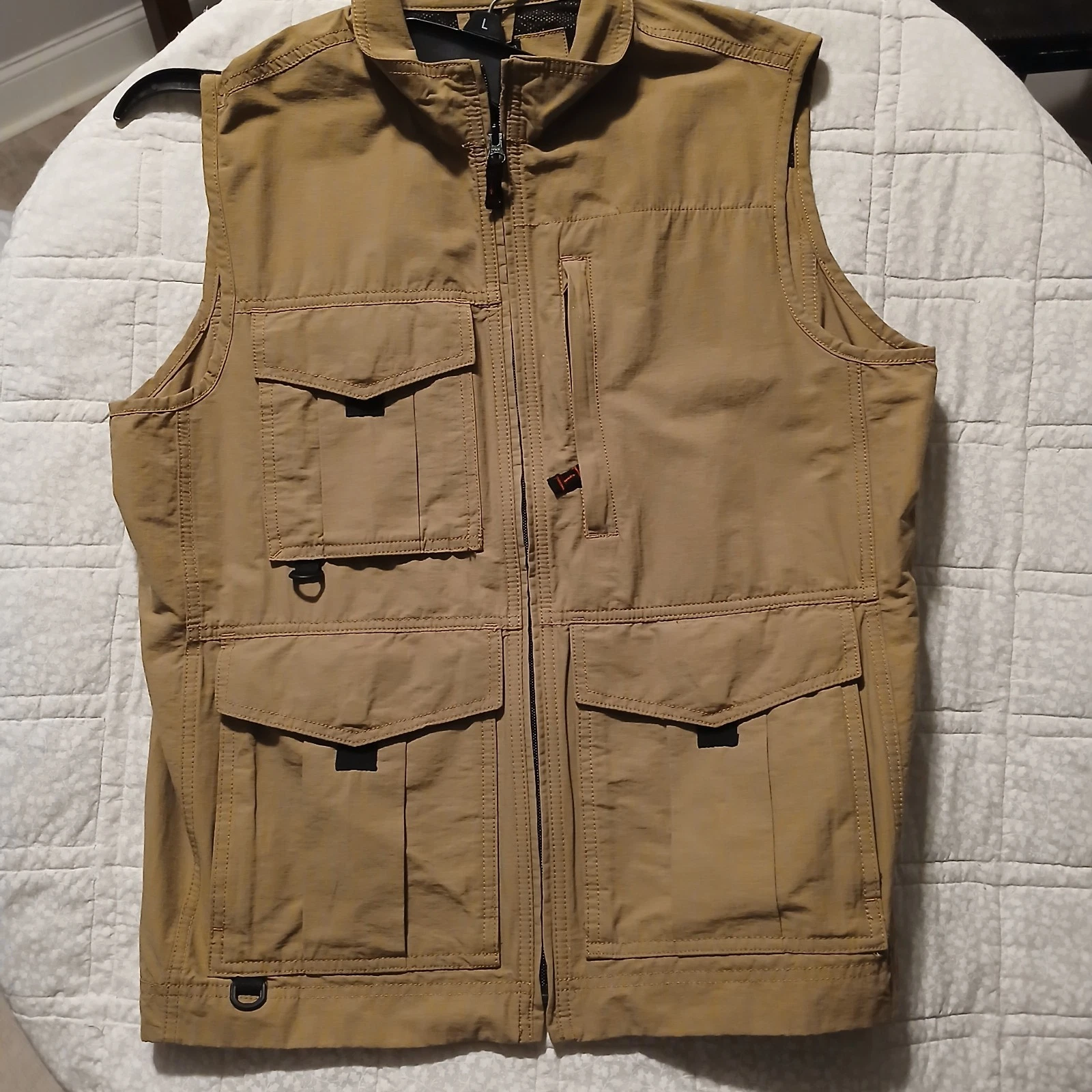 Red Head Fishing and Hunting Vest Size Small in Mens and Med./Lg In Womens