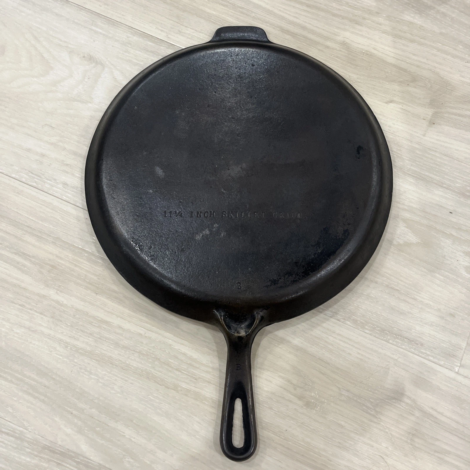 Vintage Wagner Ware 11" Cast Iron Skillet Griddle Made In The USA