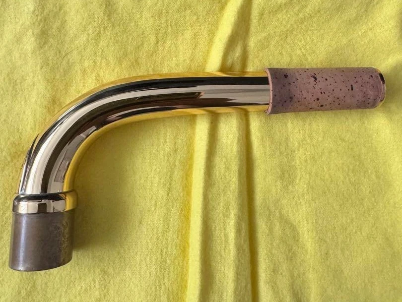 YAMAHA YBS-82 Baritone Saxophone Custom Neck C1 Gold Lacquer - Image 2 of 2