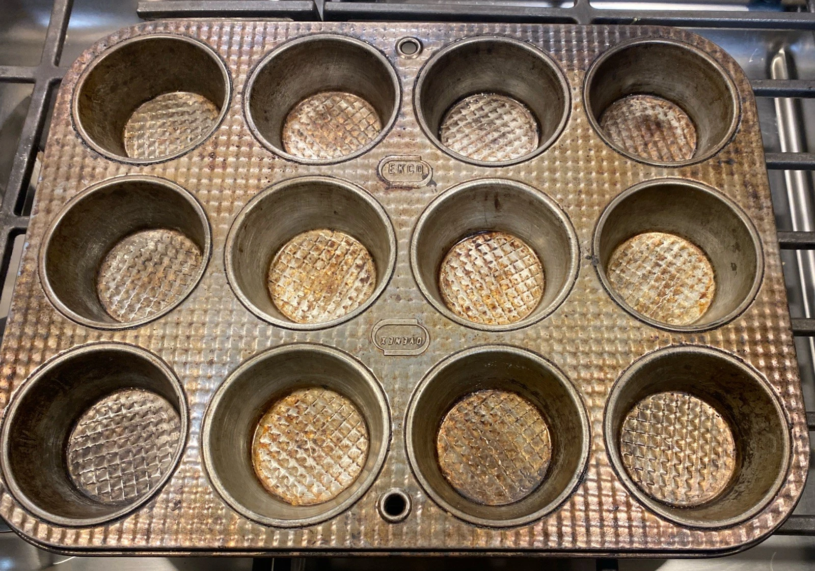 Vintage EKCO Ovenex Waffle Pattern 12 Cup Muffin Cupcake Baking Pan Tin
Opens in a new window or tab