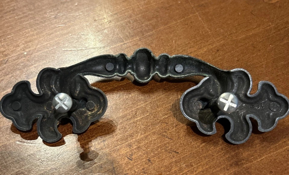 A New Antique Brass Finish Drawer Pulls Cabinet/Furniture Hardware 1 - Image 2 of 4