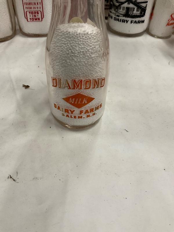 Vintage Diamond Milk Dairy Farms 10 fl. oz. (Salem, New Hamsphire)