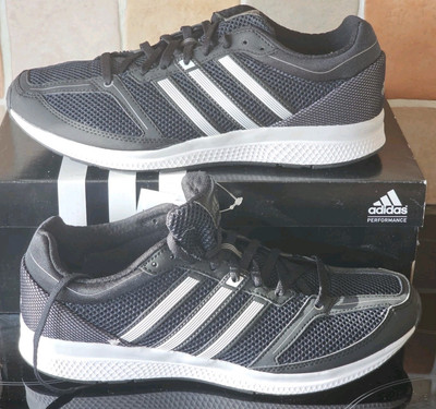 ADIDAS MANA RC BOUNCE HERREN LAUF SCHNÜRSCHUH BRANDNEU MIT ETIKETT MARKE NEU IM KARTON