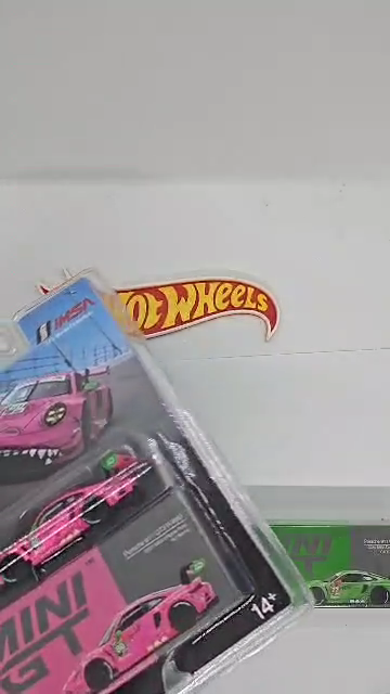 MINI GT Porsche 911 GT3 R AO Racing 2023 IMSA VIRginia ROXY