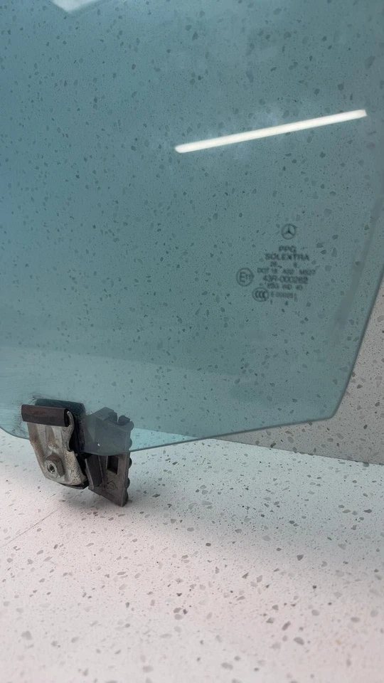 04 05 06 07 MERCEDES C-CLASS Front Door Glass/window Mercedes-Benz Left Foto 4 de 4