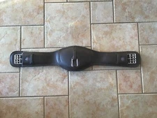 Wintec Anatomic Girth with CAIR  32”-80cm 1113  Black  synthetic mat Easy care