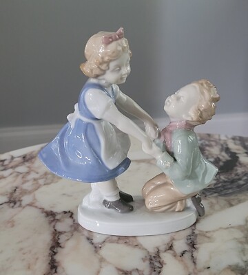 Graefenthal Girl And Boy Figurine