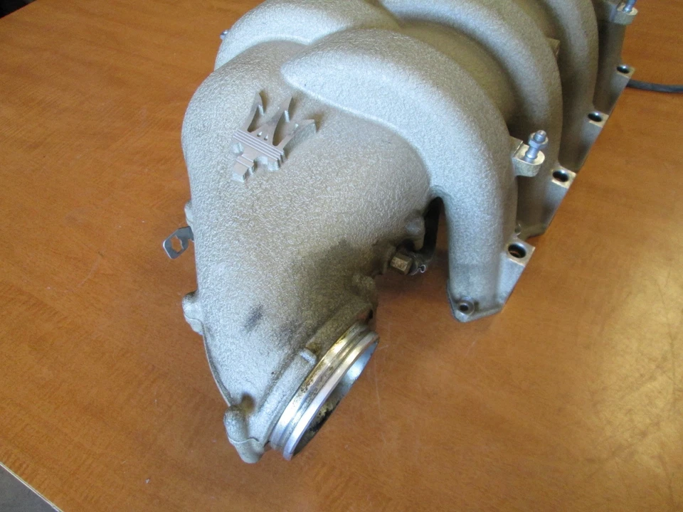 Maserati Coupe, Gransport entrada / coletor de sucção / peça plenum # 199039 - Imagem 2 de 4