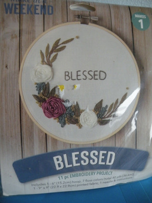 Farmhouse Style LEISURE ART BLESSED FLORAL 50724 EMBROIDERY KIT-NEW R1