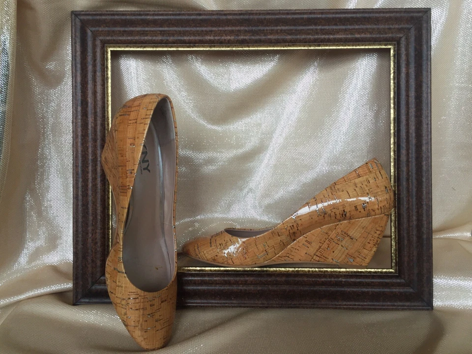 Пробковый клин DKNY с лакированной отделкой серебристый - Изображение 4 из 4