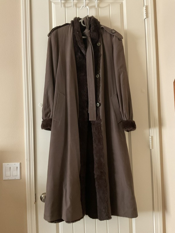 Classic RAINCOAT fully fur lined, size Medium, mid calf length