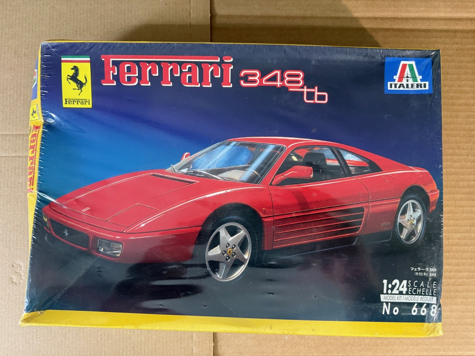 Italeri 1/24 #668 Ferrari 348 tb Super Car Model Kit