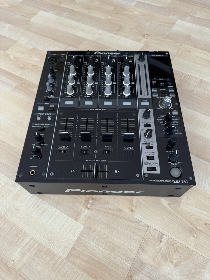 Pioneer DJM-750 4-KANAL-DJ-PERFORMANCE-MIXER, Schwarz - Bild 2 von 4