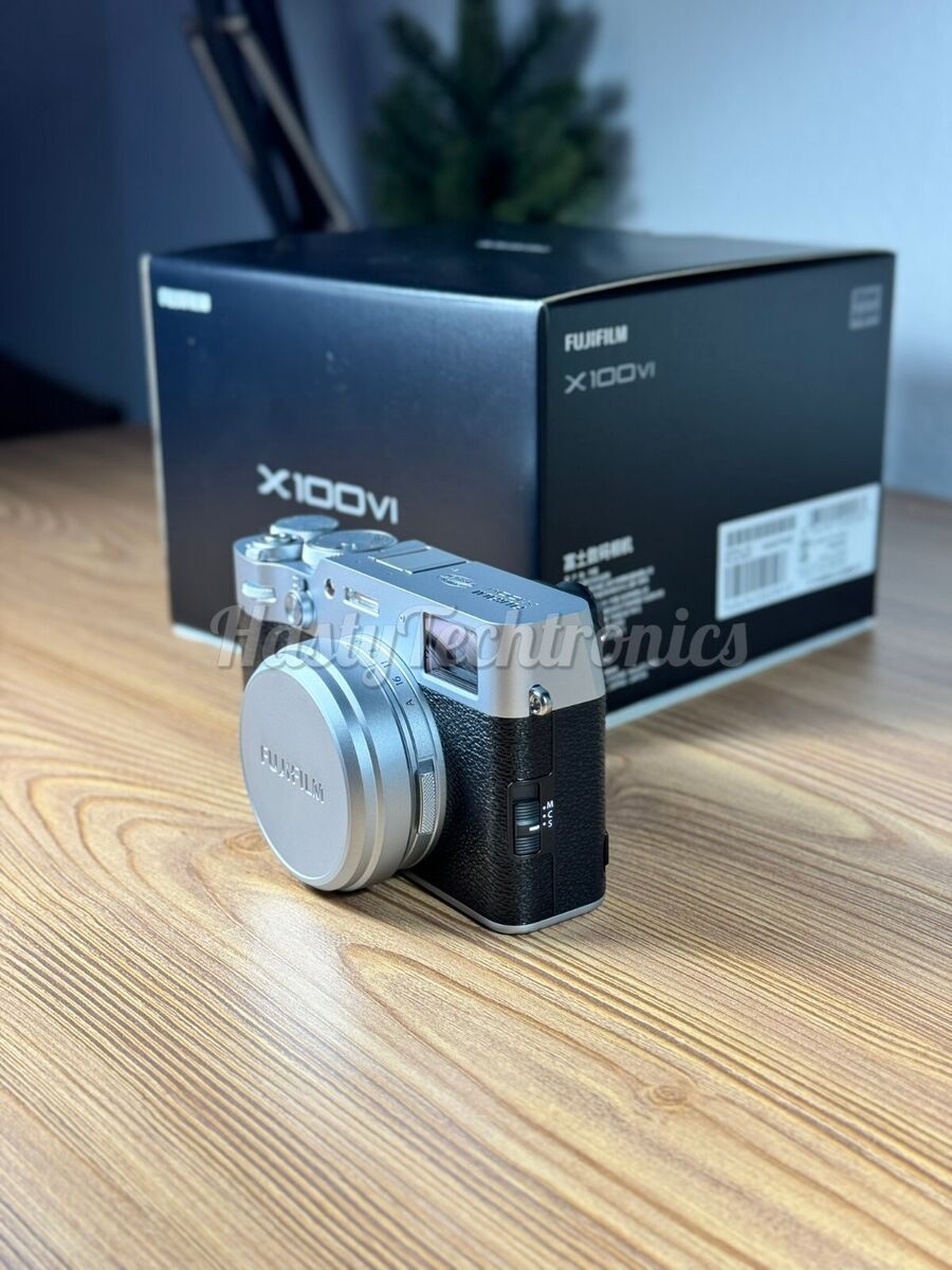 Fujifilm X100VI 40.2 Megapixel Digital Camera Silver Argent Fujifilm X100VI 40.2 Megapixel Digital Camera Silver Argent
