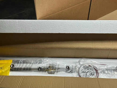 ET2 Lighting 47" Vertical LED Dorian 3 - Light Pendant in Gold - Picture 5 of 6