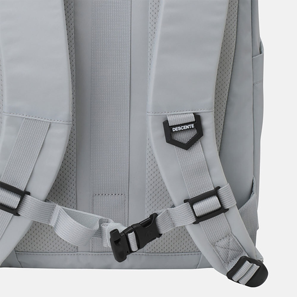 New DESCENTE MINIMAL SPORTS BACKPACK 20L SQ123UBP17 GREY UNISEX