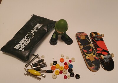 2001 X-concepts Tech Deck Dude Tank  + Tony Hawk Birdhouse + Danny Way /see pics