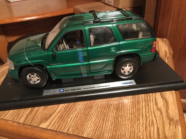 gmc yukon diecast