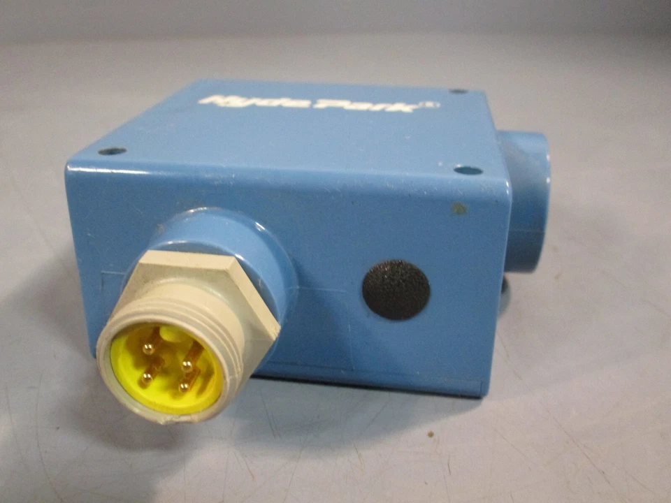 Hyde Park Superprox Ultrasonic Proximity Sensor 15-24VDC 60mA SM556A-100LE - Image 3 of 3
