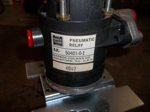 NEW IN BOX BARBER COLMAN PNEUMATIC RELAY AK-50401-0-1 (174-3) - Picture 2 of 3
