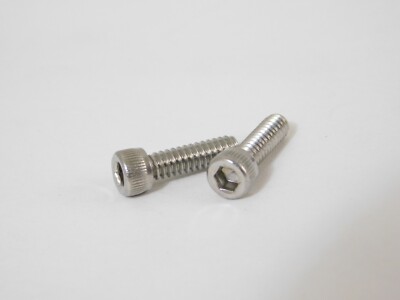 may2ページ 2 NOS Genuine Harley Davidson 6-32 x 1/2