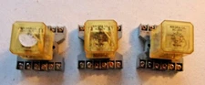 LOT OF 3 FRESH TAKEOUT IDEC RELAY RR3PA-UL W/ BASE SOCKET SR3P-06 (173-4)