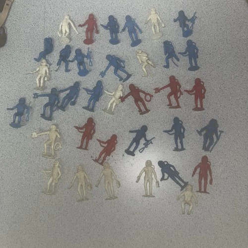 Vintage 1960's Marx Fireball XL5 Spacemen figures Lot of  34