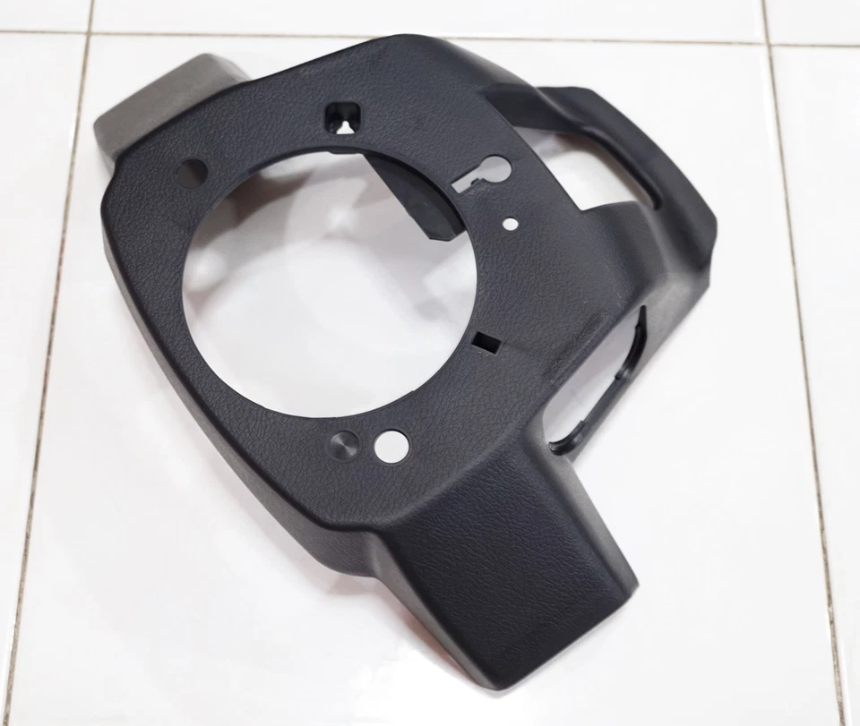 TOYOTA HILUX FORTUNER 2015-18 STEERING WHEEL BLACK  BASE COUPE BACK TRIM COVER - Imagem 4 de 4