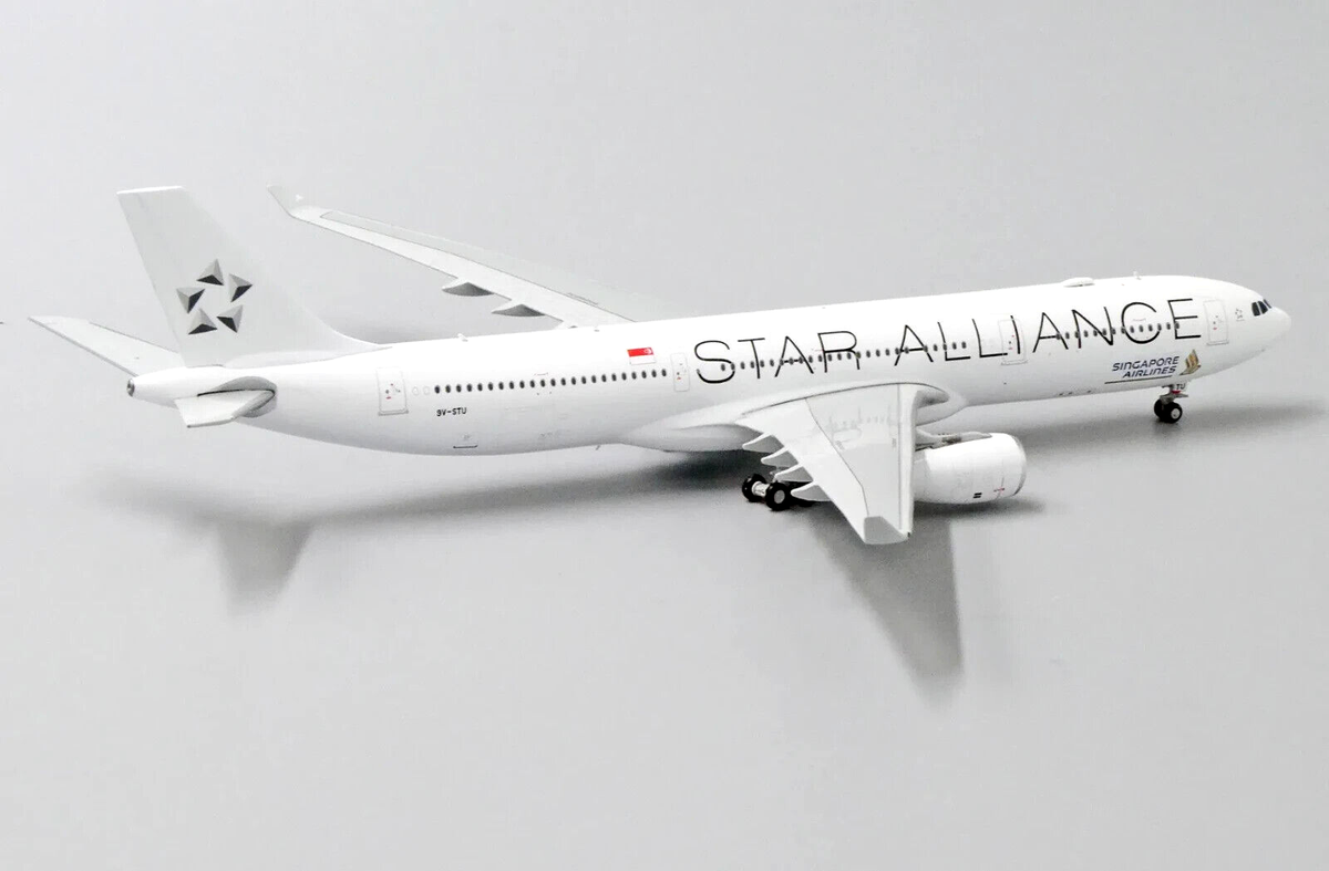JC Wings EW4333002, Singapore Airlines (Star Alliance