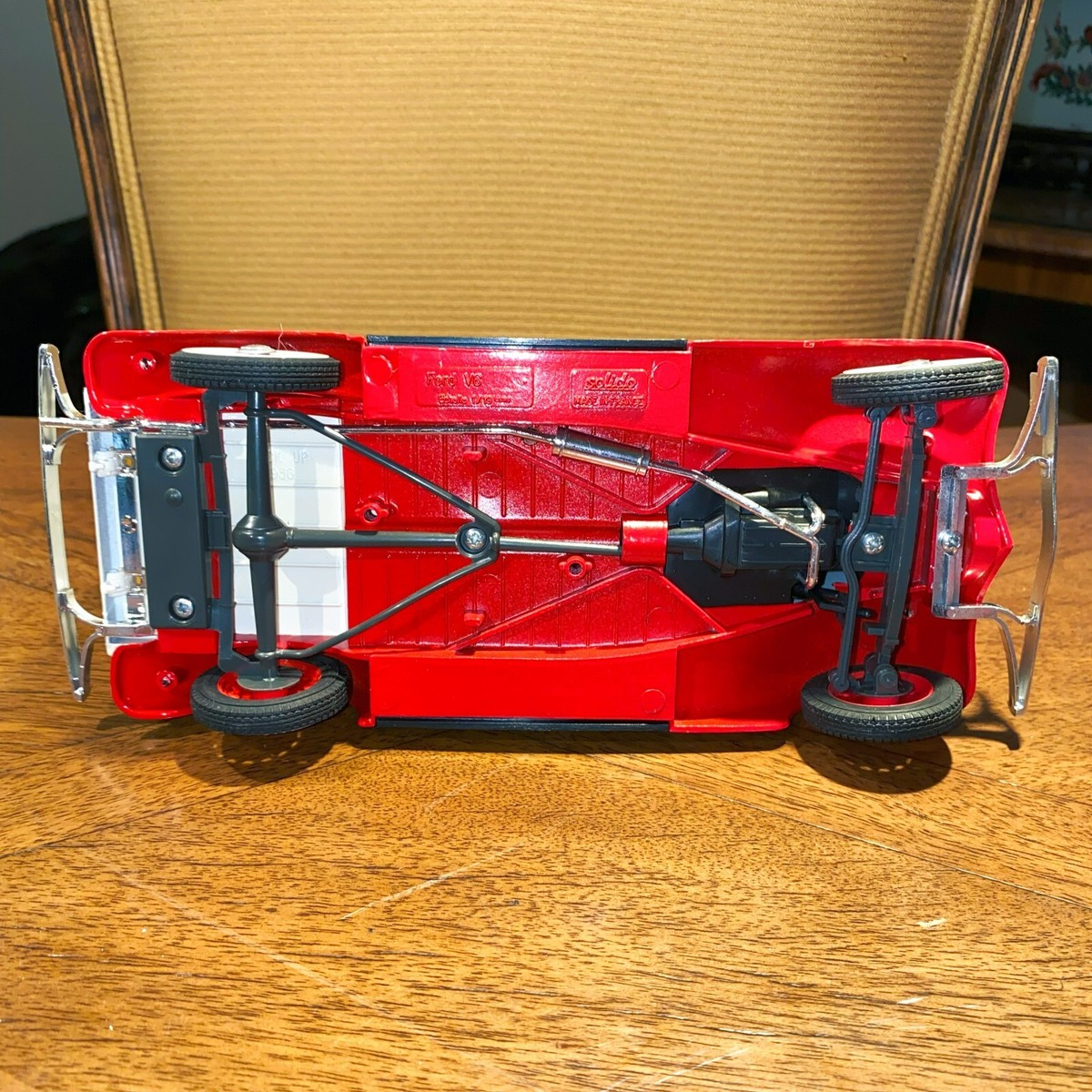 Solido Ford V8 Pick Up 1936 Beck's Red & White Model Truck 1/19