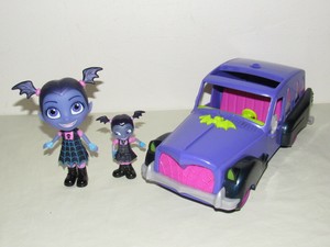 vampirina car