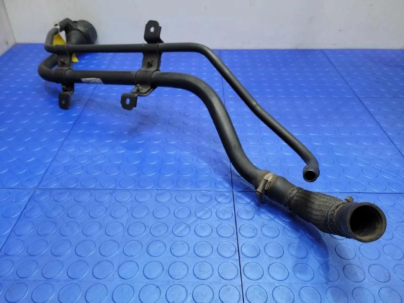 13-18 Hyundai Santa Fe Sport Fuel Filler Neck Assembly Filler Pipe OEM - Image 2 of 4