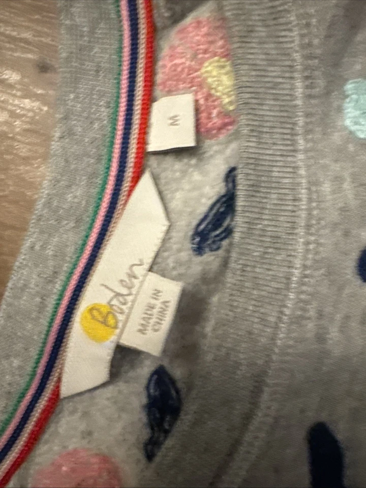 Moletom Pulôver Boden MÉDIO Cinza Bordado Gola Redonda BOHO Feminino - Imagem 2 de 4