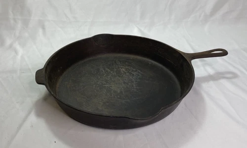 Griswold No. 12 Cast Iron Skillet Pan - Erie, PA 719 D - Heat Ring