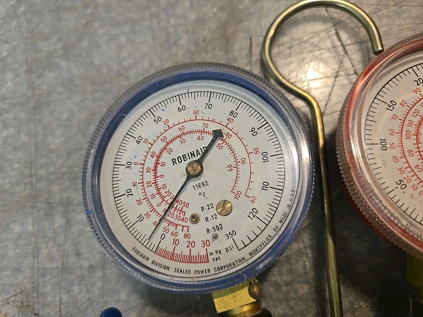 Robinair Side Wheel Manifold Gauge Set w/ Hoses box & instructions. Vintage