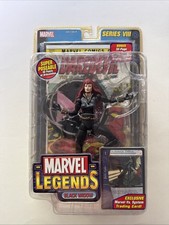 Sealed Black Widow Marvel Legends Series 8 2004 TOYBIZ trading card and comic