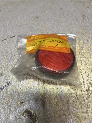 REFLEX REFLECTOR ASSY, RR SIDE | MODEL Y/K1/K2/K3 P28