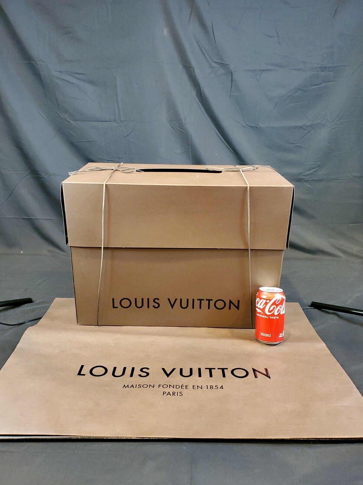 Authentic LOUIS VUITTON Box Empty 19” x 14.5” x 10” Brown w/Match