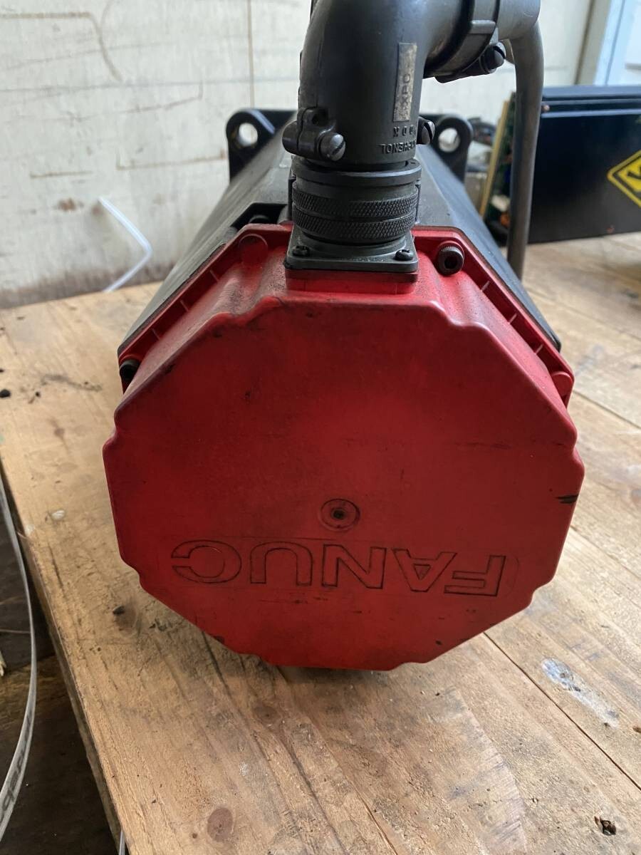 FANUC A06B-0502-B004 Model 20S AC Servo Motor Removed From FANUC A06B-0502-B004 Model 20S AC Servo Motor Removed From