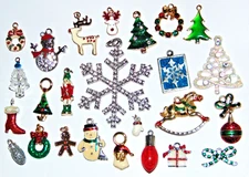 Vintage-Mod 25 Piece CHRISTMAS Pendants Charms Craft Jewelry Making Lot