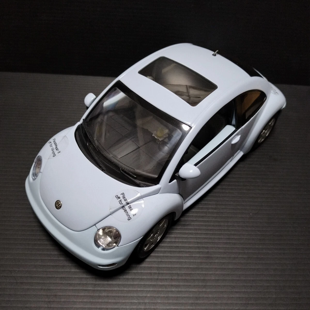 美品 送料込 AUTOart Beetle 1200 1955年　1/18 1/18 AUTOart Volkswagen VW BEETLE 1200 LIMOUSINE 1955 (Pink