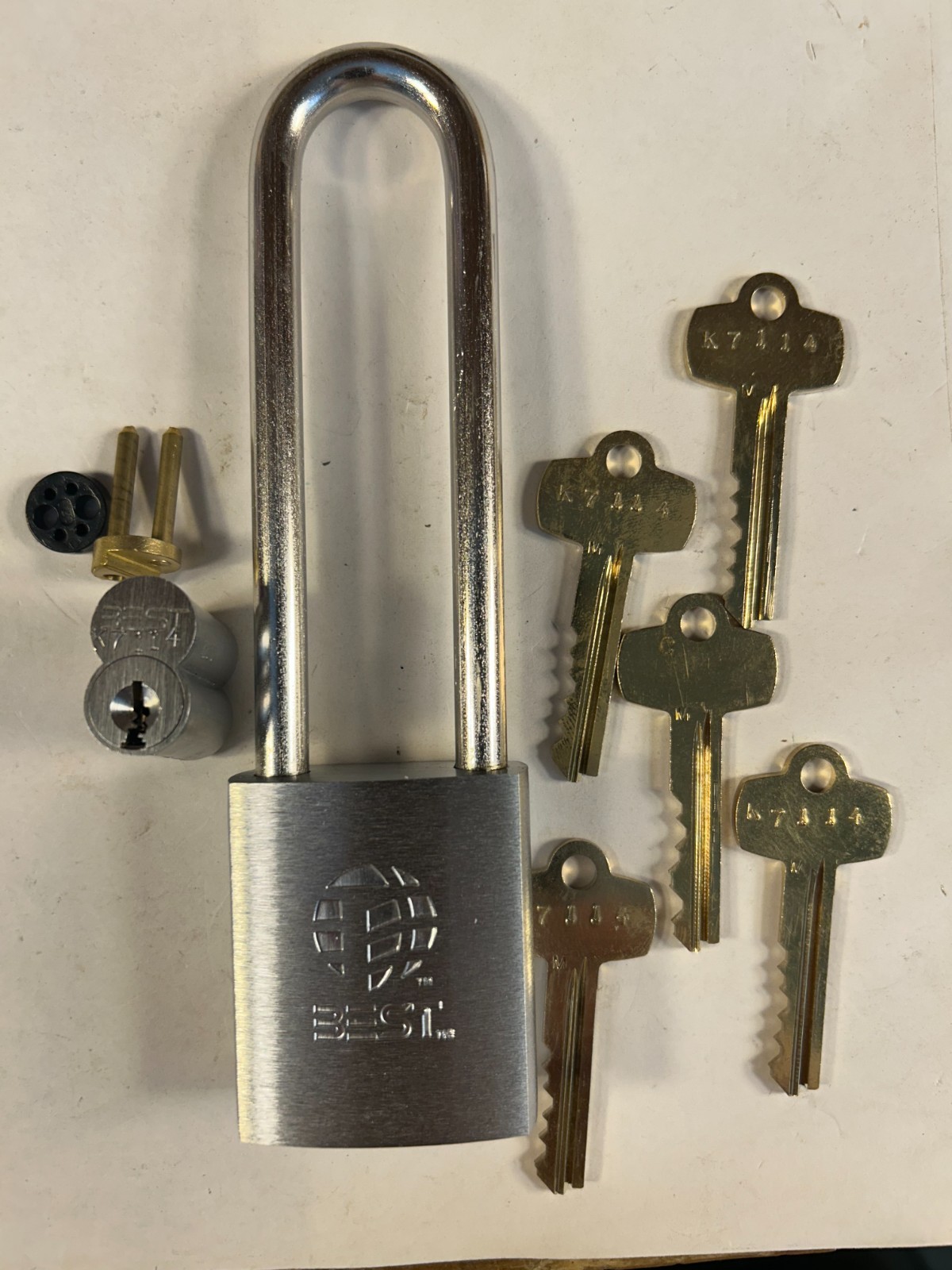1-21B782L Best Lock padlock new keyed