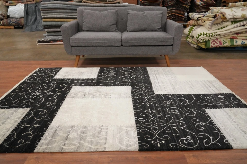 Nepalese Oriental Area Rug 6x8 Hand-knotted Modern Style with Damask Pattern  - Image 3 of 4