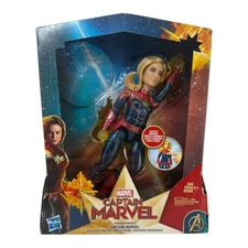 Marvel Captain Marvel Photon Power FX Marvel Electronic Super Hero Doll Lb