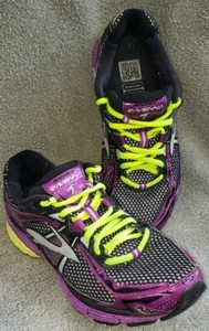 brooks arch support women's