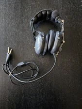 AVCOMM Aviation Communications M60 Pilot’s Headset